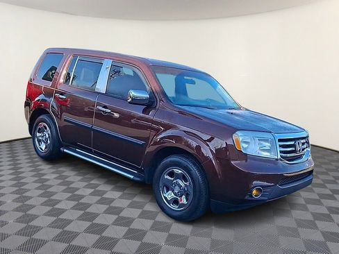 Used 2015 Honda Pilot LX image 2
