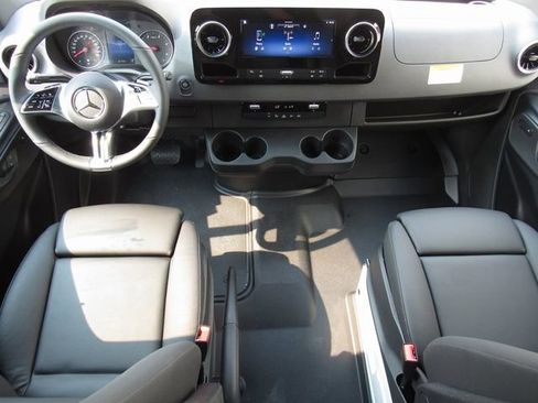 New 2025 Mercedes-Benz Sprinter 2500 image 33