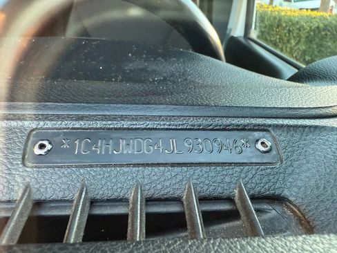 Used 2018 Jeep Wrangler Unlimited Sport S image 30