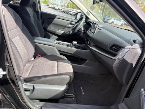 Certified 2024 Nissan Rogue SV image 18
