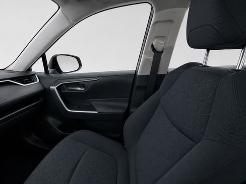Used 2021 Toyota RAV4 XLE w/ Convenience Package FWD image 13