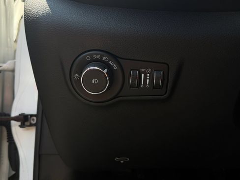 Used 2023 Jeep Compass Latitude AWD/4WD image 23