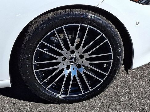 Used 2025 Mercedes-Benz C 300 4MATIC Sedan image 8