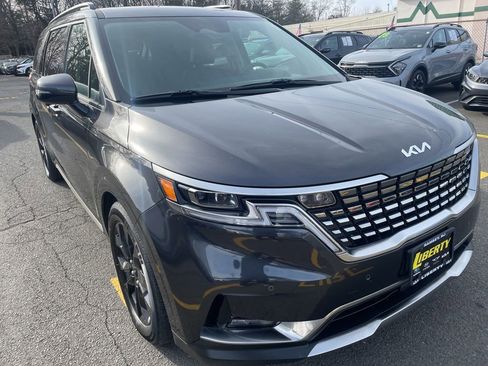 Used 2024 Kia Carnival SX Prestige image 1