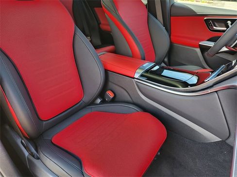 New 2025 Mercedes-Benz GLC 300 4MATIC image 16