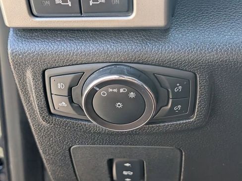 Used 2017 Ford F150 Lariat image 29