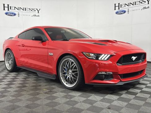 Used 2017 Ford Mustang GT w/ Black Accent Package RWD image 33