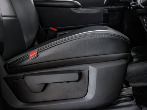 Used 2024 RAM 3500 Tradesman w/ Chrome Appearance Group image 33