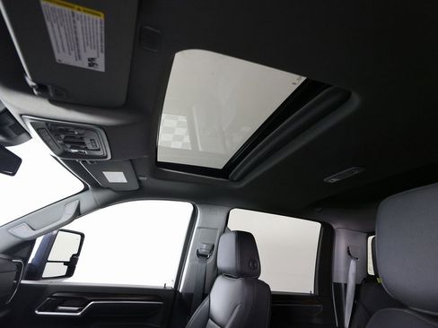 Used 2025 GMC Sierra 2500 SLT w/ SLT Premium Package image 19