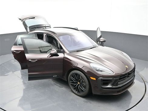 Used 2024 Porsche Macan GTS image 33