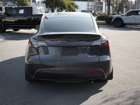 Used 2024 Tesla Model Y Performance image 9
