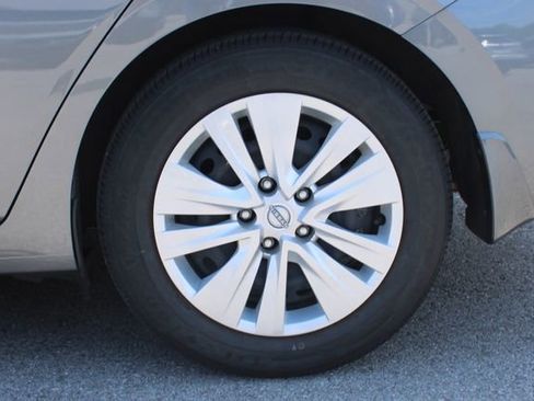 Used 2024 Nissan Sentra S FWD image 33
