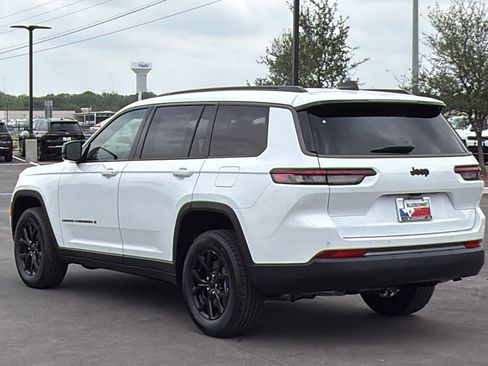 New 2026 Jeep Grand Cherokee L 2WD image 7