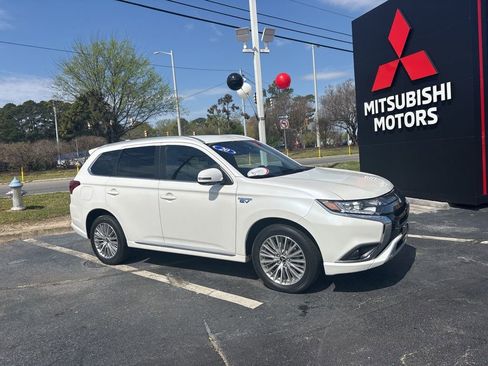 Used 2020 Mitsubishi Outlander SEL image 1