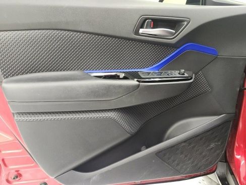 Used 2020 Toyota C-HR XLE image 11