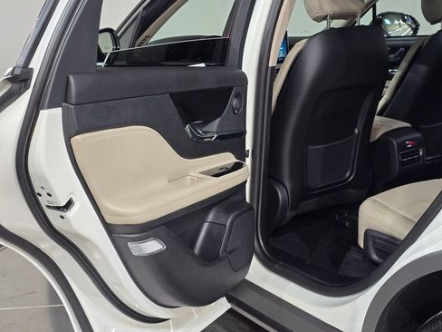 New 2026 Lincoln Corsair Reserve image 34