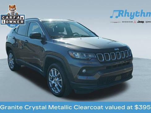 Used 2022 Jeep Compass Latitude image 1