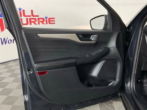 Used 2022 Ford Escape SE w/ SE Sport Appearance Package image 12