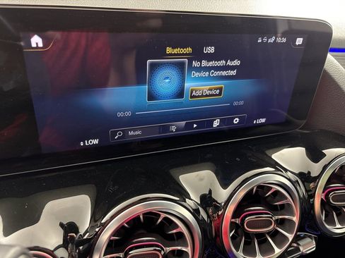 Used 2023 Mercedes-Benz GLA 250 4MATIC image 33