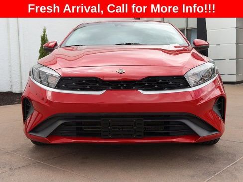 Used 2022 Kia Forte LXS w/ LXS Technology Package FWD image 2