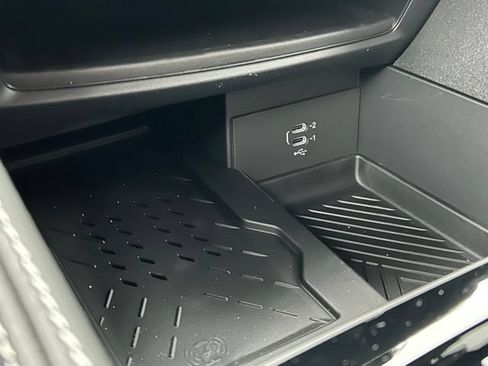 New 2026 Chrysler Pacifica Limited w/ S Appearance Package AWD/4WD image 46