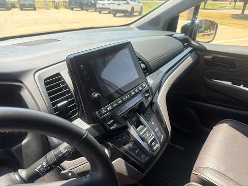 Used 2023 Honda Odyssey Elite image 22