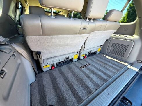 Used 2007 Toyota Sequoia SR5 AWD/4WD image 54