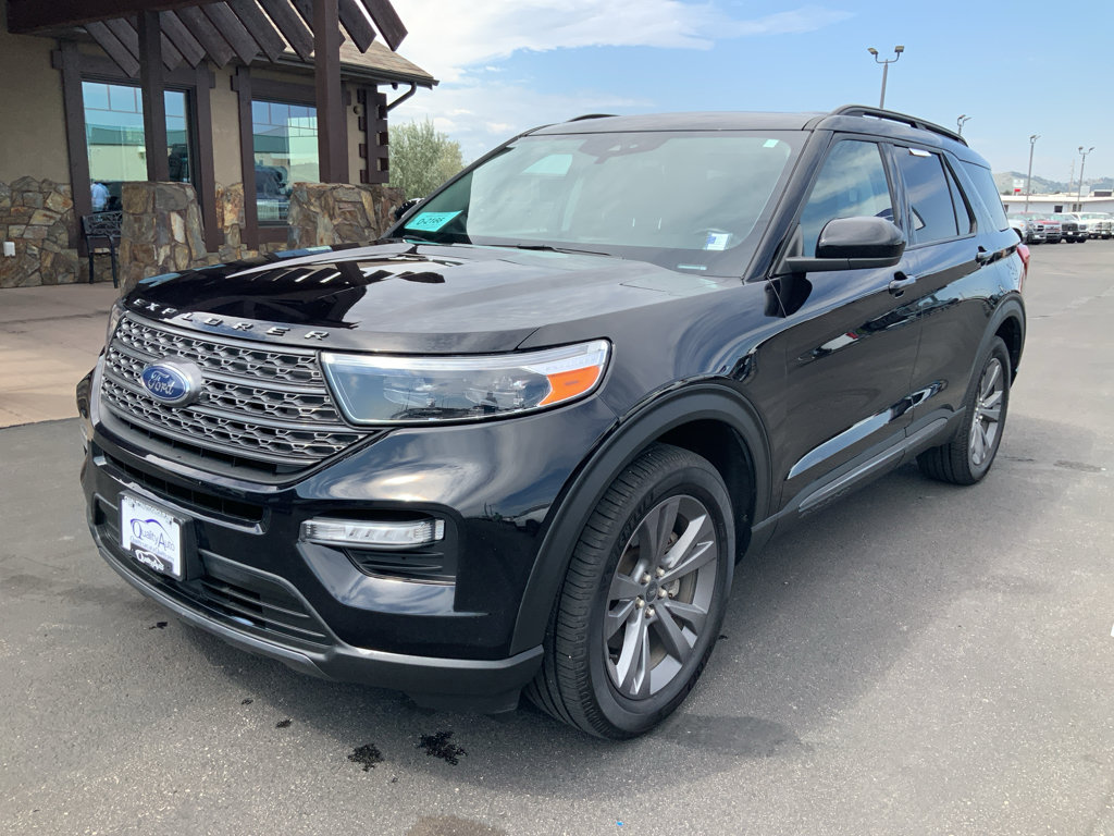 Used 2023 Ford Explorer XLT w/ Equipment Group 202A AWD/4WD image 2