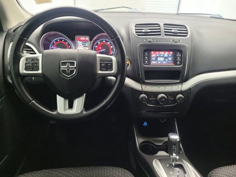 Used 2020 Dodge Journey SE w/ SE Popular Equipment Group FWD image 22