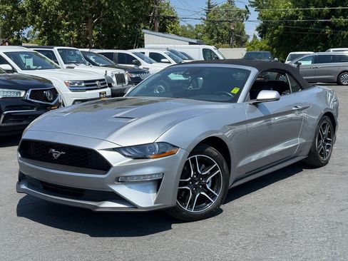 Used 2022 Ford Mustang Premium RWD image 5