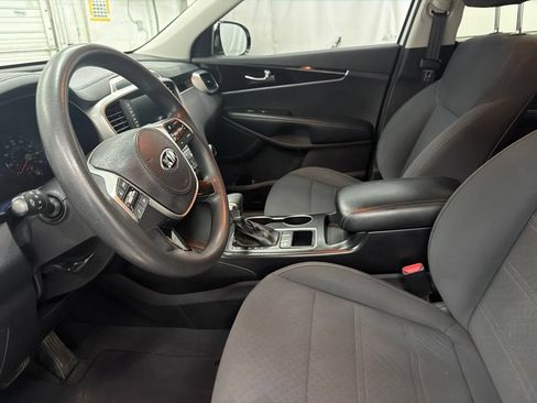 Used 2020 Kia Sorento FWD V6 image 15