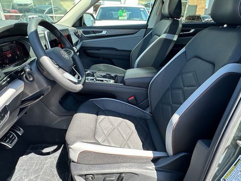 New 2026 Volkswagen Atlas Peak Edition AWD/4WD image 17