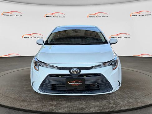Used 2024 Toyota Corolla LE FWD image 3