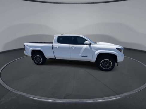 Certified 2024 Toyota Tacoma TRD Sport w/ TRD Sport Premium Package AWD/4WD image 9