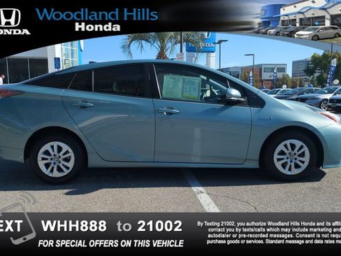 Used 2017 Toyota Prius Two w/ Carpet Mat Package FWD image 4