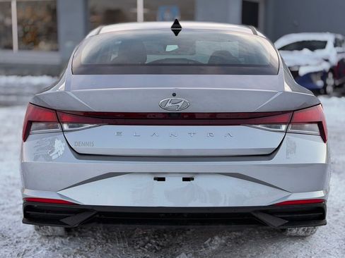 Used 2022 Hyundai Elantra SEL image 4