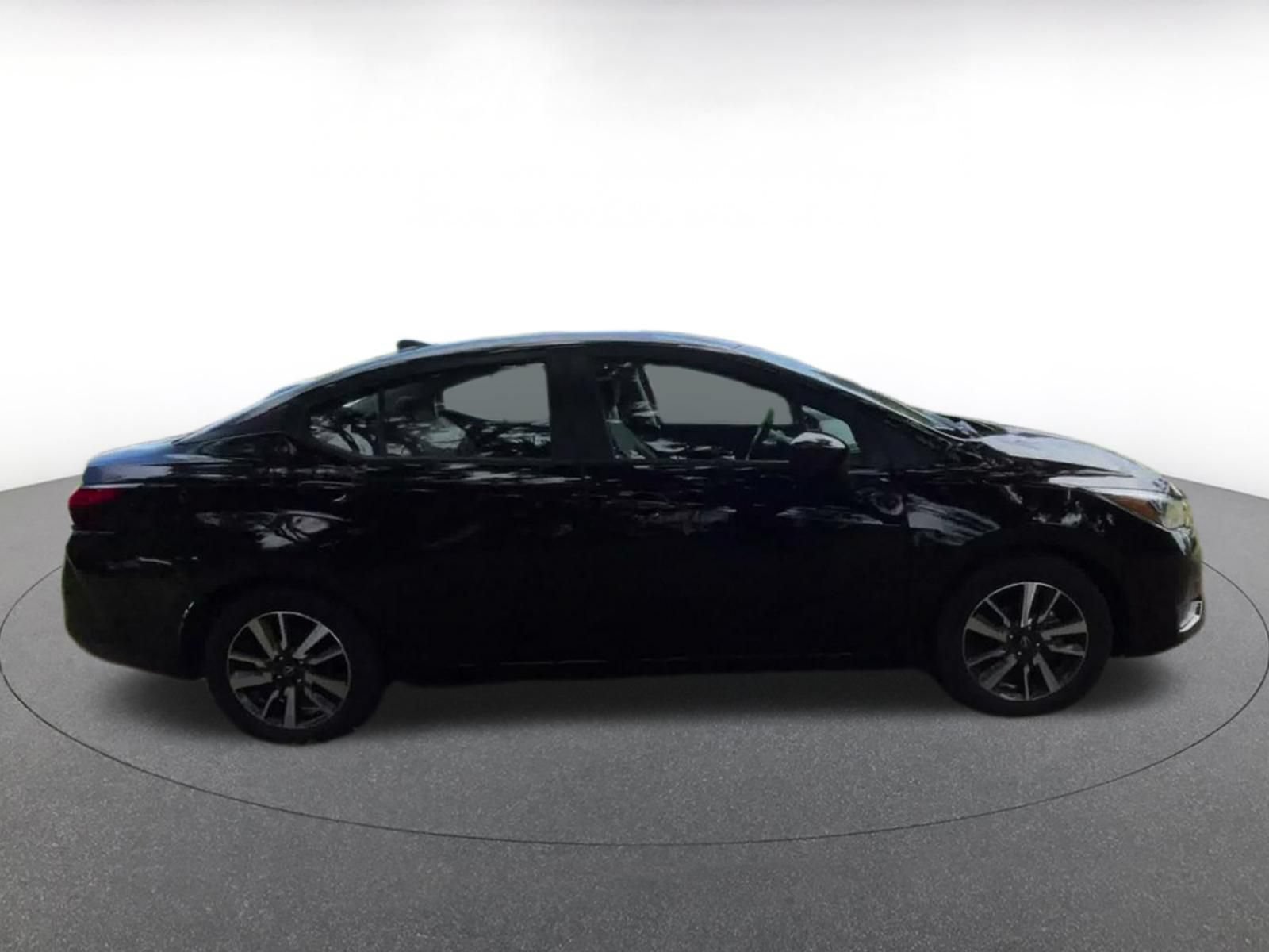 Used 2025 Nissan Versa SV FWD image 15