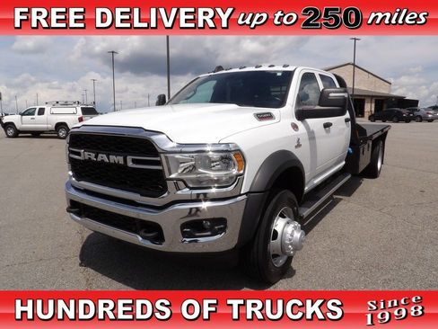Used 2024 RAM 5500 Tradesman w/ Chrome Appearance Group AWD/4WD image 1