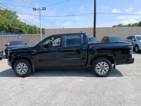 Used 2022 Nissan Frontier SV RWD image 4
