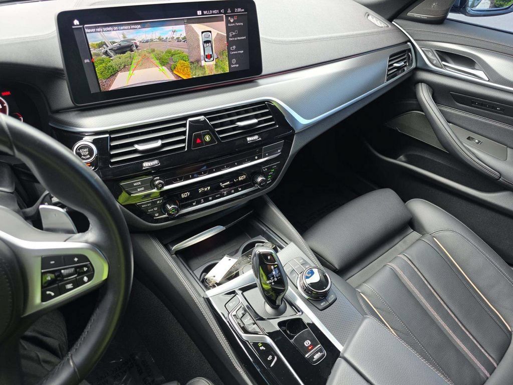 Used 2023 BMW M550i xDrive w/ Executive Package AWD/4WD image 9