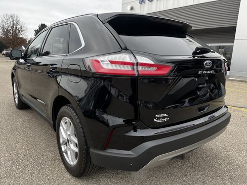 Used 2024 Ford Edge SEL w/ Convenience Package image 8