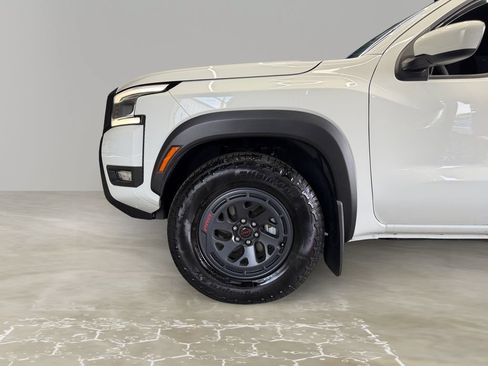 Used 2025 Nissan Frontier Pro-X RWD image 14