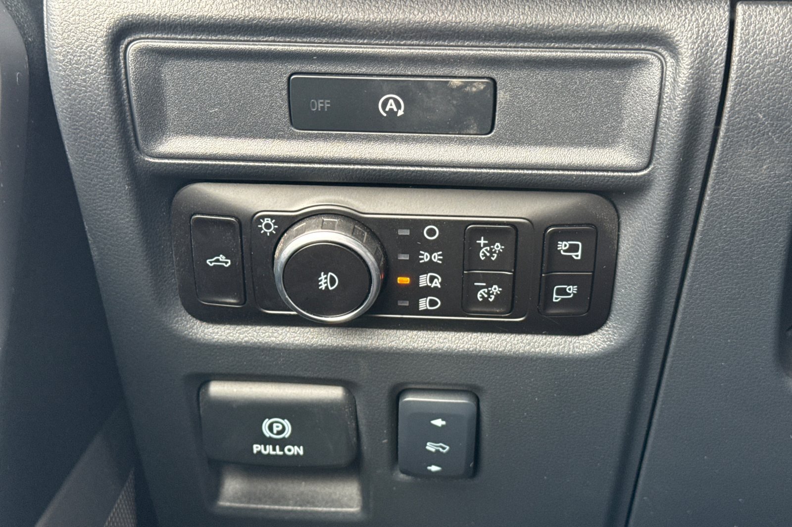Used 2025 Ford F150 Lariat AWD/4WD image 42