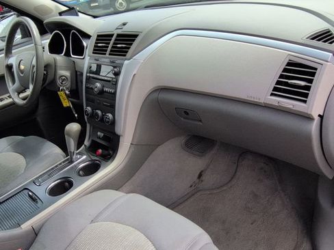 Used 2012 Chevrolet Traverse LS FWD image 27
