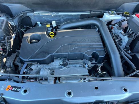 Used 2025 Chevrolet Equinox LT image 32