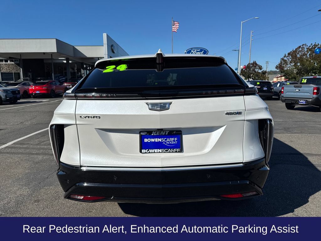 Used 2024 Cadillac Lyriq Luxury RWD image 6