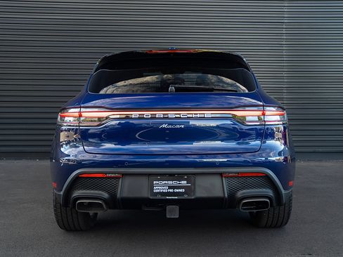 Certified 2025 Porsche Macan AWD/4WD image 30