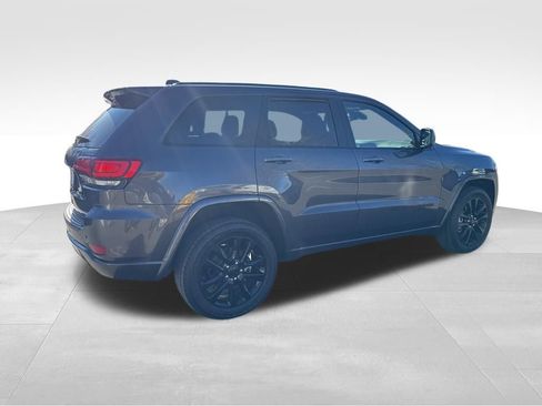 Used 2021 Jeep Grand Cherokee Laredo X image 9