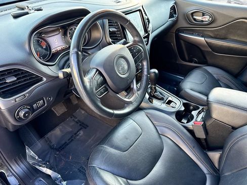 Used 2019 Jeep Cherokee Limited FWD image 26