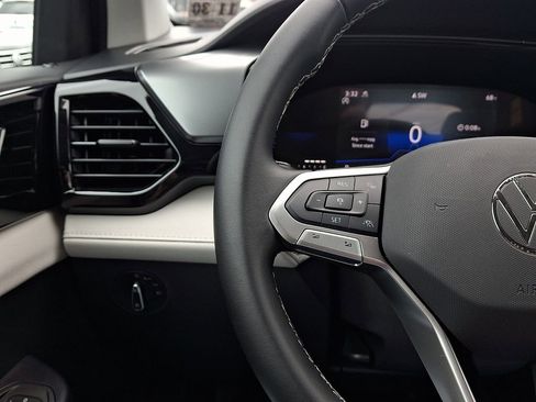 Certified 2025 Volkswagen Taos S AWD/4WD image 20
